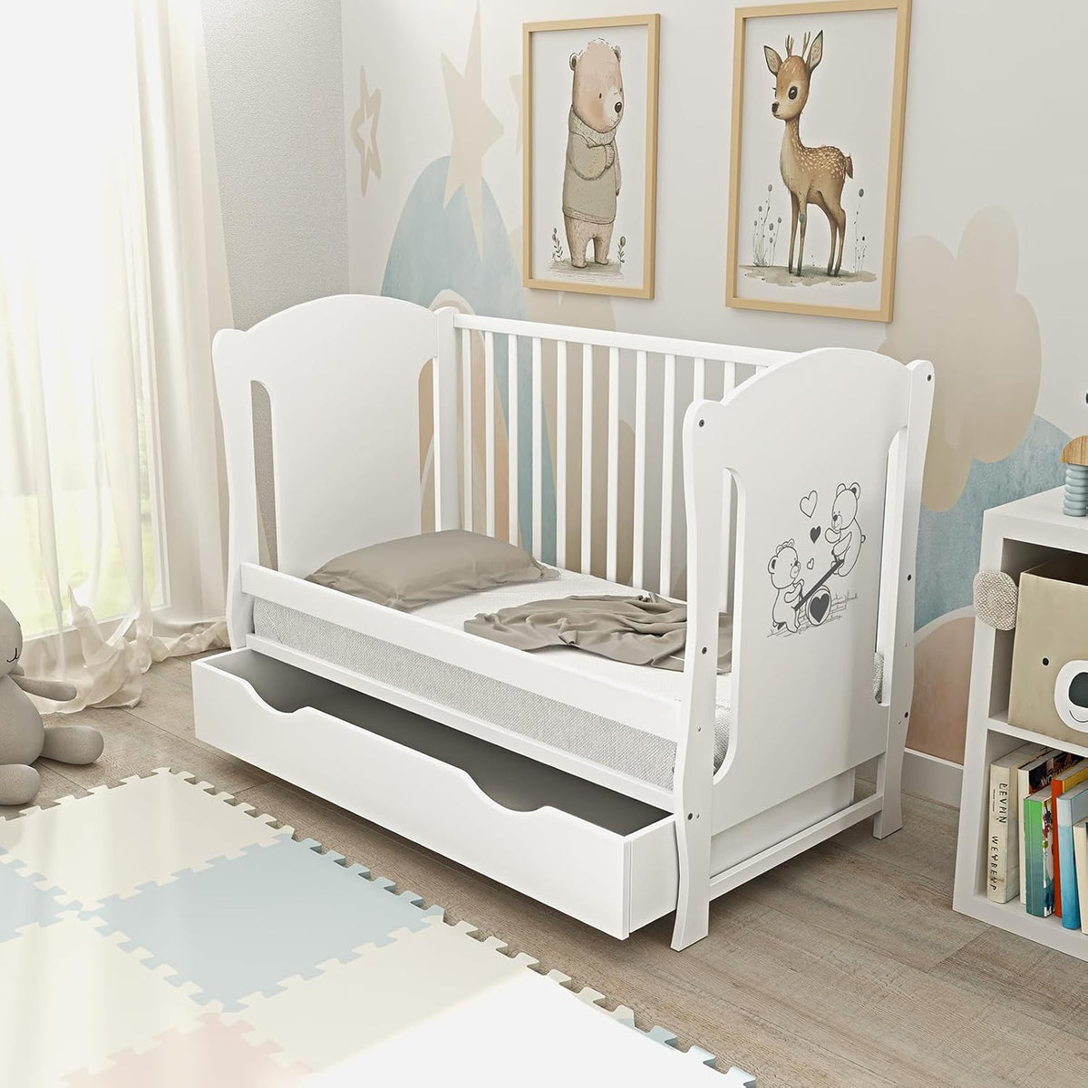 Baby Delux Babybett 120x60 cm Weiß mit Matratze & Schublade, umbaubar zum Juniorbett, Kiefernholz