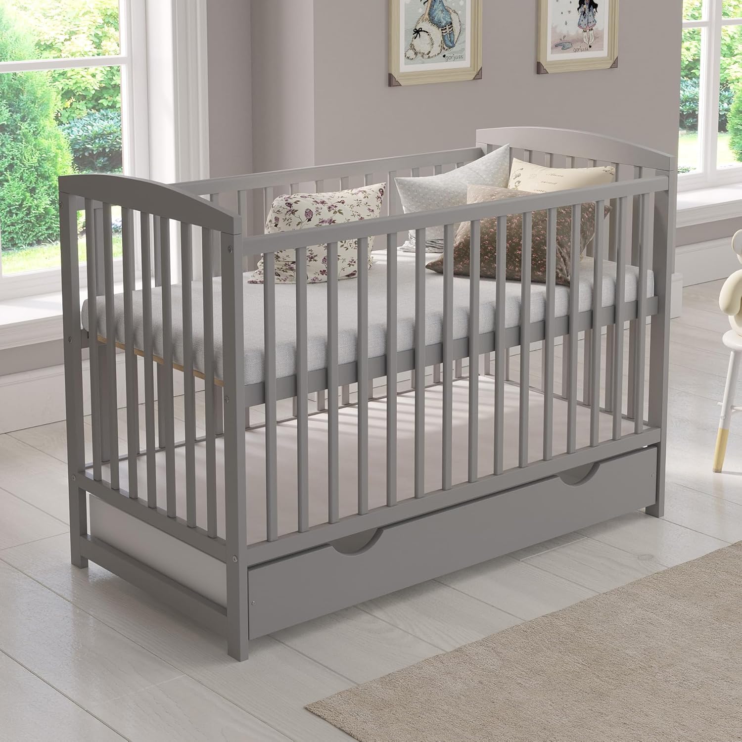 Love For Sleep Babybett 120x60 cm mit Matratze & Schublade, höhenverstellbares Kinderbett aus Kiefernholz, Grau