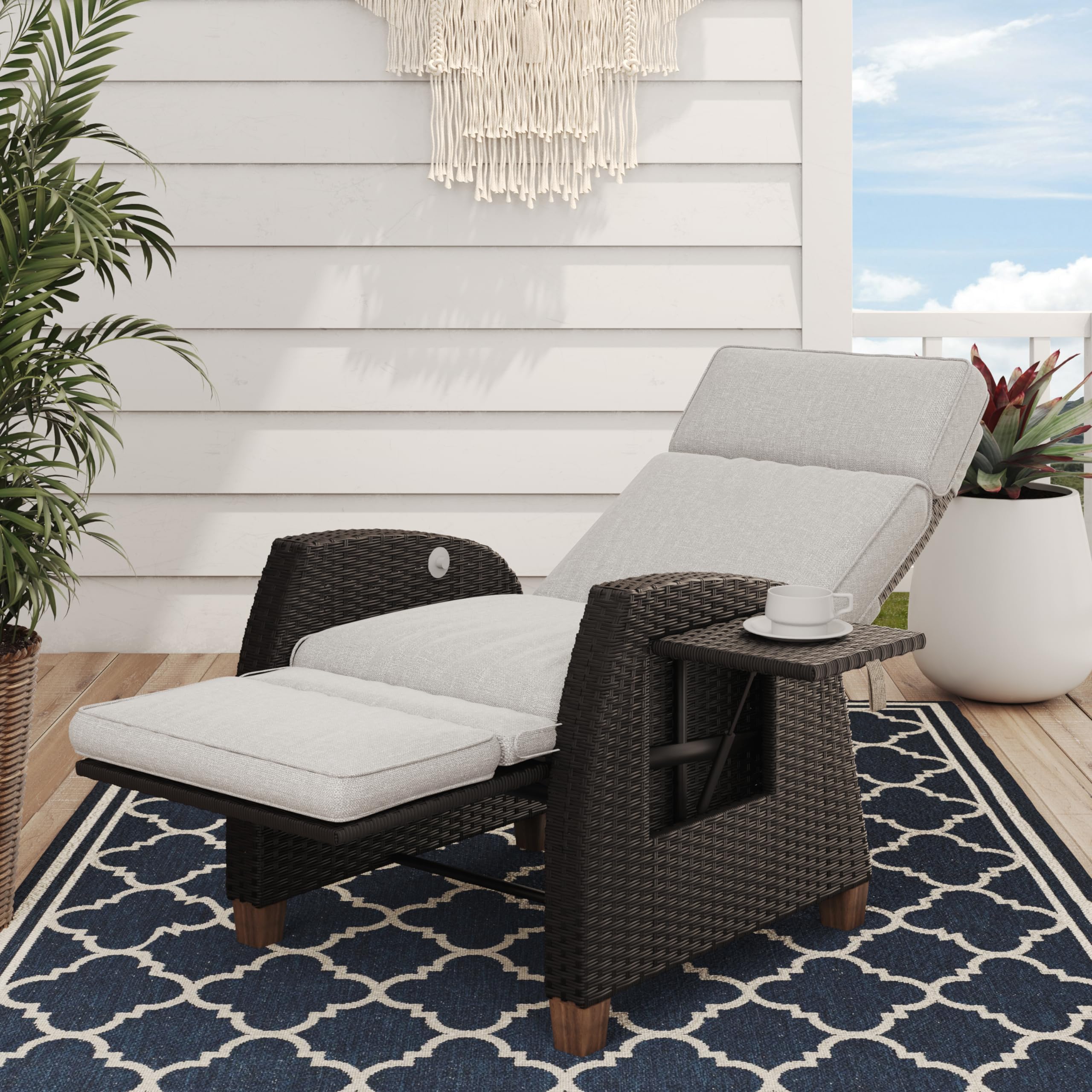 Grand patio Relaxliege Rattan Braun/Dunkelgrau, verstellbarer Liegesessel mit Sitzkissen & Beistelltisch, Garten & Terrasse