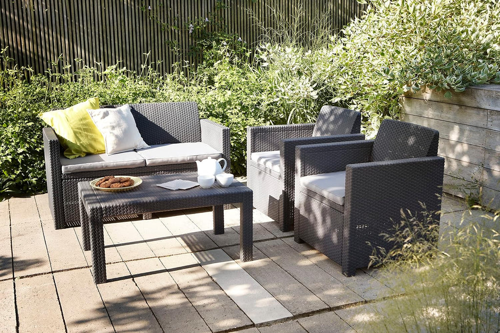 Keter Merano Gartenmöbel Set 4-teilig Grau mit Sitzkissen – Gartenlounge mit Sofa, 2 Sesseln & Tisch für Garten und Terrasse